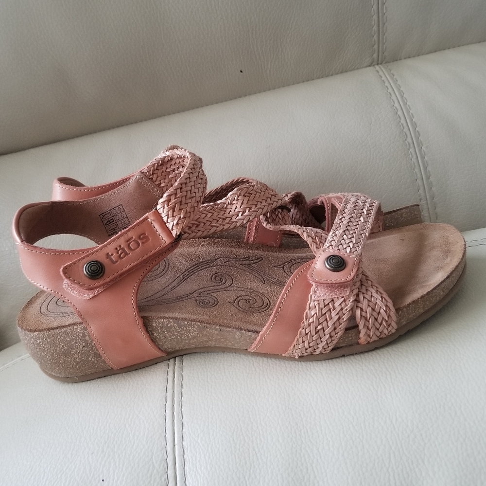 Taos Trulie Lightweight Comfort Woven Leather Sandals Cantaloupe 39 8 - 8.5